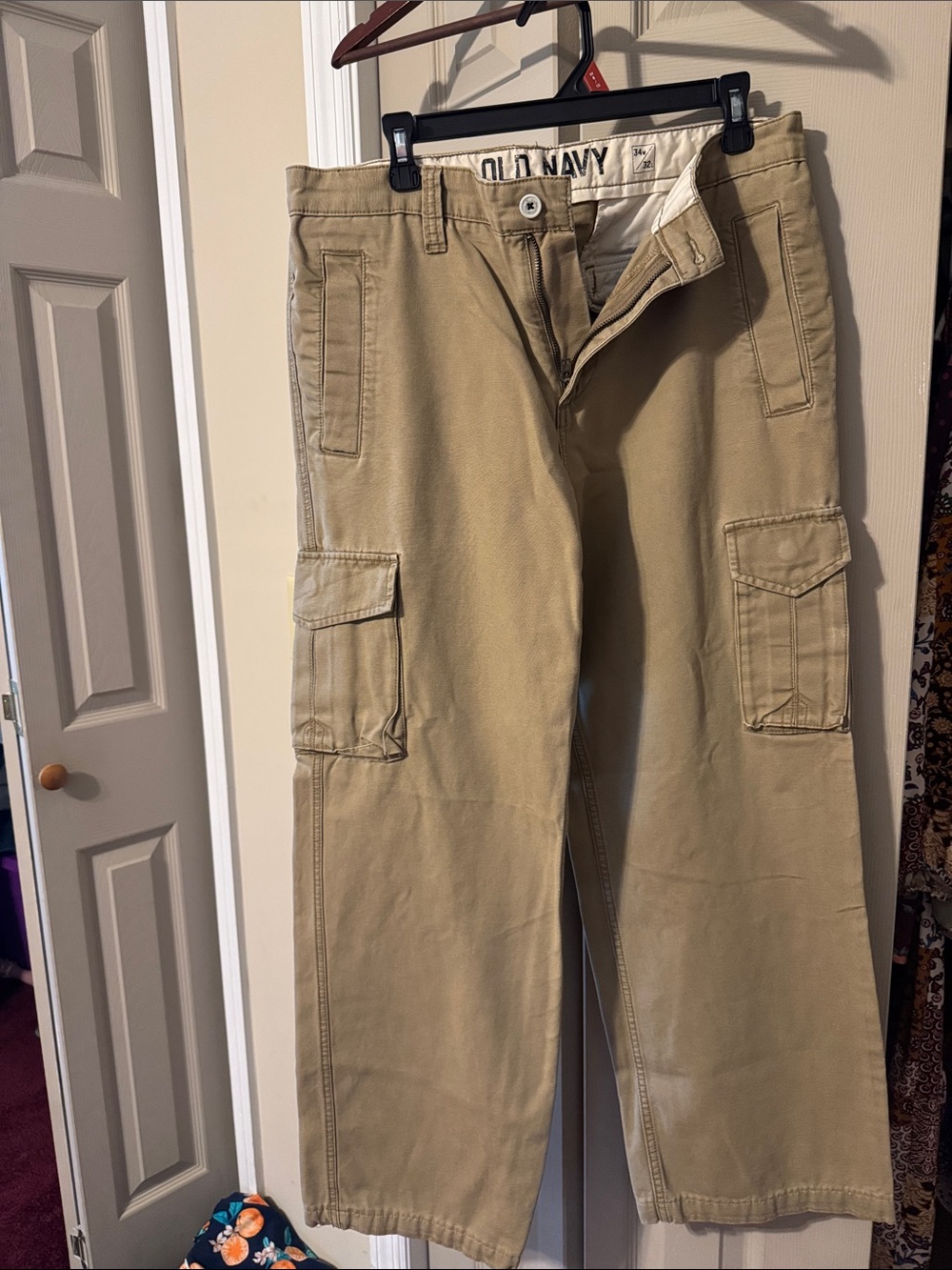 Old Navy Men's Khaki Cargo Pants